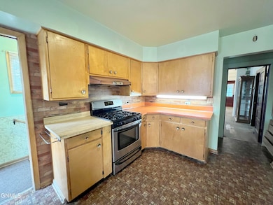 602 Collins Ave, Mandan, ND 58554 - photo 5