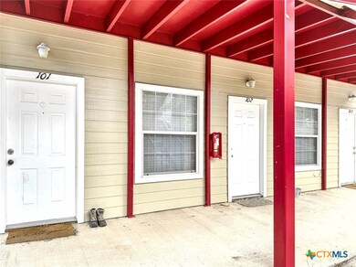 412 Burleson St unit 103, San Marcos, TX 78666 - photo 2