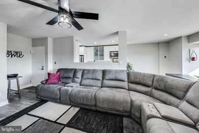 51 Skyhill Rd unit 203, Alexandria, VA 22314 - photo 5