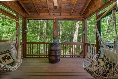 Creekside Screened Porch!