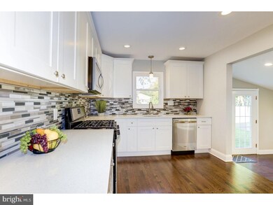 615 Smith Ln, Mount Holly, NJ 08060 - photo 5