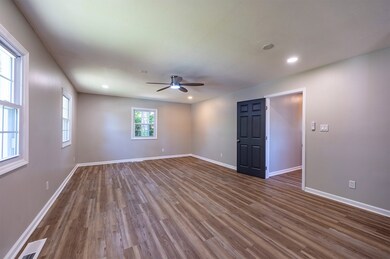 1122 Stuart Ave, Albany, GA 31707 - photo 3