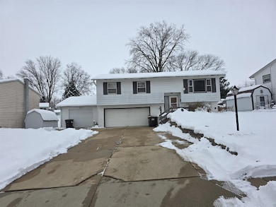 1841 W Revere St, Freeport, IL 61032 - photo 2