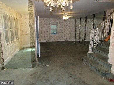 205 Pershing Ave, Darby, PA 19023 - photo 5