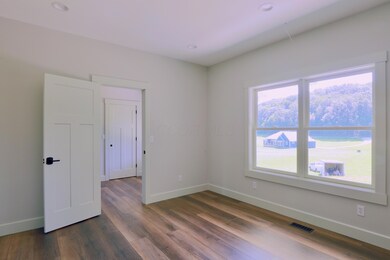 Country Club Interior - 15