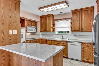 1219 Glade St, College Station, TX 77840 - photo 6