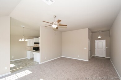 14635 S Maple Ave, Glenpool, OK 74033 - photo 3