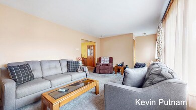 427 W 32nd St 5 LR Pic 3
