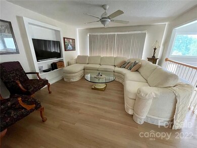 6 Fieldcrest Cir, Asheville, NC 28806 - photo 2