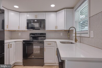 365 S 3rd St, Columbia, PA 17512 - photo 2