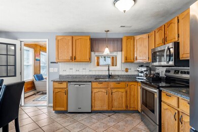 305 Trolley St, Manchester, NH 03103 - photo 5