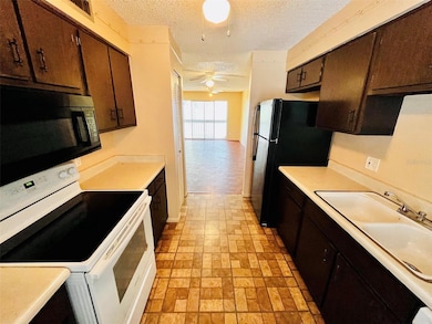 7529 Pitch Pine Cir unit D, Tampa, FL 33617 - photo 4