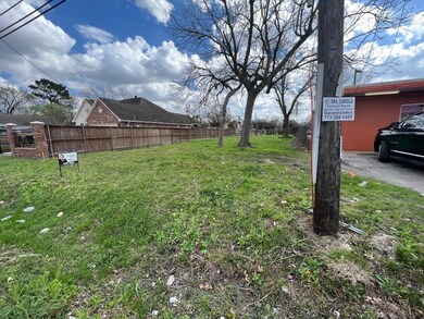 108 Van Molan St, Houston, TX 77022 - photo 6