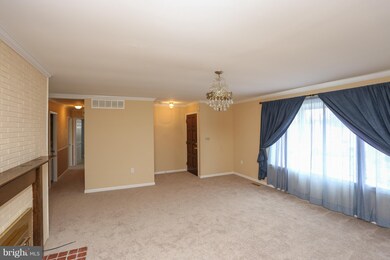357 Dameron S, Laurel, MD 20724 - photo 2