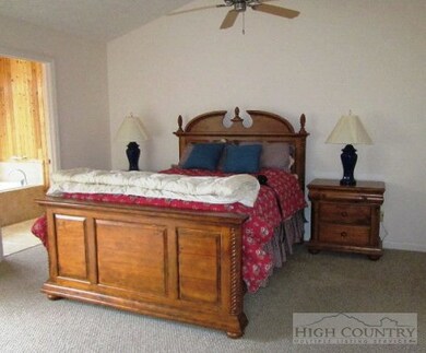 654 the Glens Blvd unit B, Banner Elk, NC 28604 - photo 3