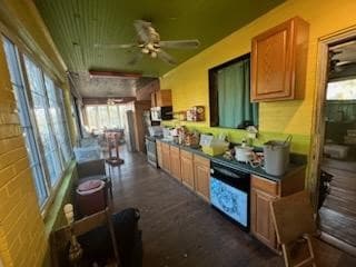 1202 Bond St, Farrell, PA 16121 - photo 7