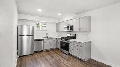 2819 Berry St unit 11, Houston, TX 77004 - photo 4