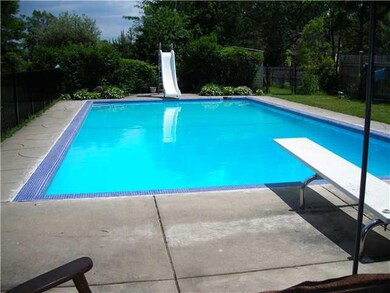 Swimming Pool/Hot Tub/Sauna