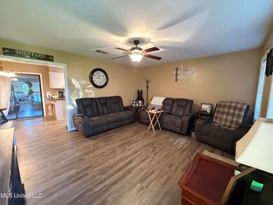 171 Colonial Cir, Magee, MS 39111 - photo 3