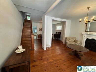 35 W Broadway, Jim Thorpe, PA 18229 - photo 2