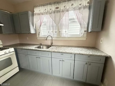 322 Ashton Ave, Linden, NJ 07036 - photo 2