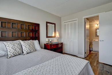 222 Carolina Beach Ave N 122-large-014-0