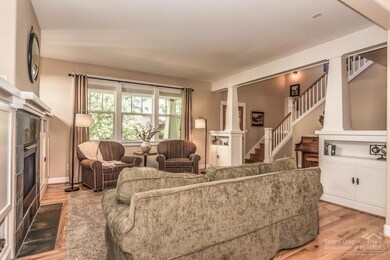 1572 NW Hemlock Ave, Redmond, OR 97756 - photo 4