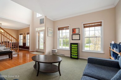 6-web-or-mls-12ShermanWay_06