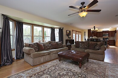 4316 Pradel Dr, Naperville, IL 60564 - photo 2