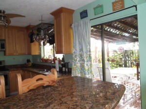 9622 Stones River Kitchen 2