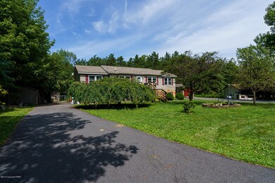 224 Bear Medicine Cir, Effort, PA 18330 - photo 3