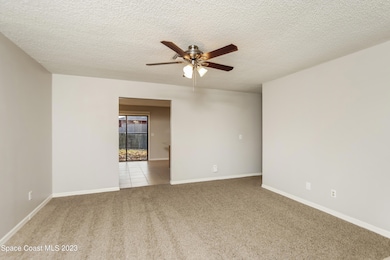 019-photo-living-room-12376140