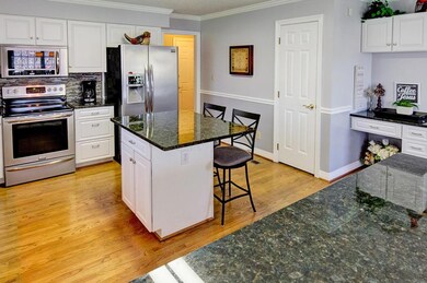 Eat In Kitchen