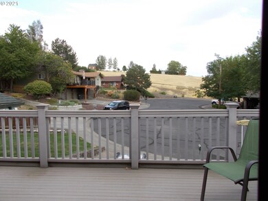 718 NW 3rd Dr, Pendleton, OR 97801 - photo 3
