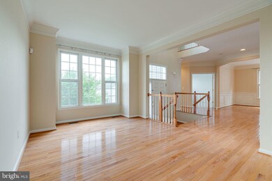 7208 Lyndam Hill Cir, Lorton, VA 22079 - photo 7