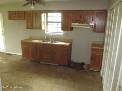 370 Harrison Cir, Mount Washington, KY 40047 - photo 5