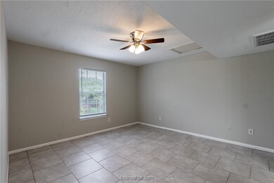 2000 Kazmeier Plaza unit 13, Bryan, TX 77802 - photo 3