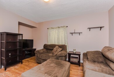 925 N 4th St Grand Forks ND-print-003-12