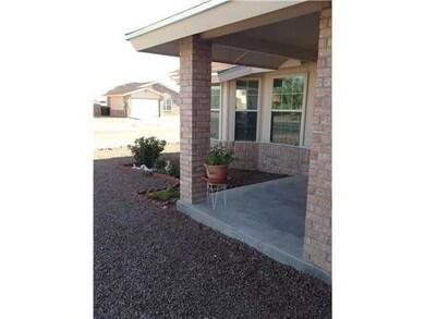 525 Katherine Dr, Horizon City, TX 79928 - photo 3