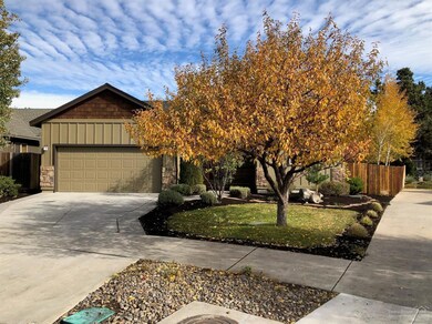 2197 NE Castle Ave, Bend, OR 97701 - photo 2