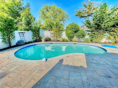 266 Thompson Ave, Oceanside, NY 11572 - photo 3