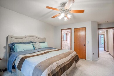 224 Division St, Brooklyn, WI 53521 - photo 4