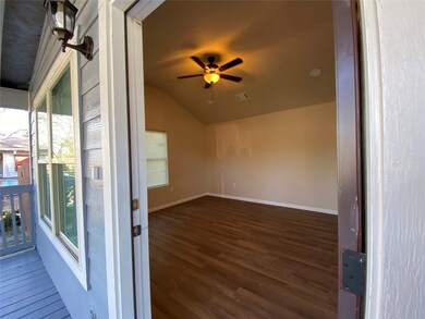 2162 Chamberlain St, Houston, TX 77093 - photo 4
