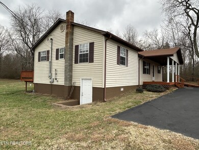 219 N Crabtree St, Jamestown, TN 38556 - photo 3