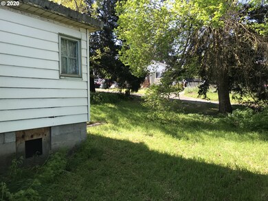 715 W 16th St, the Dalles, OR 97058 - photo 7