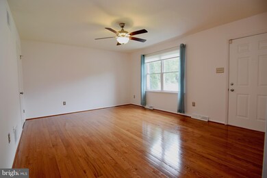 7248 Pommel Dr, Sykesville, MD 21784 - photo 4