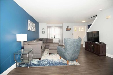 living/dining room combination