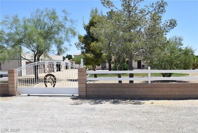 Your own gated ranch home with mountain views to t