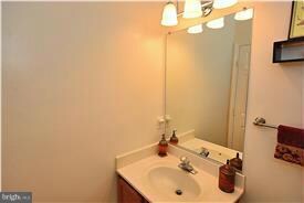 13276 Coppermill Dr, Herndon, VA 20171 - photo 7