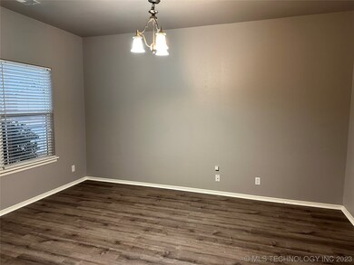 2708 N 20th St, Broken Arrow, OK 74012 - photo 3